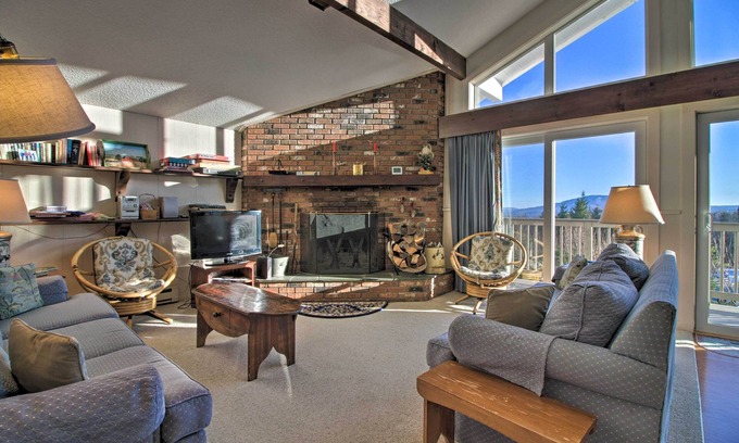 Bromley Mountain Condo | Adventure Home: Trails, Pool, Gym & Tennis Access