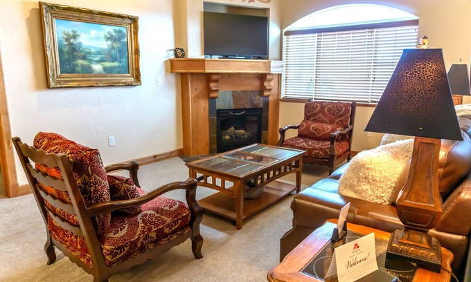 Midway Villa | Adventure Hub~Nordic Ski, Snowmobile & Snow Shoeing Villa 3073-1