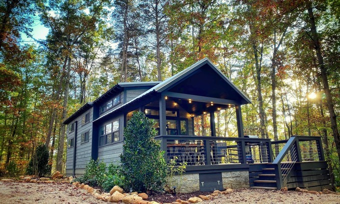 Tracy City Cabin | Adventurer at The Retreat at Water's Edge