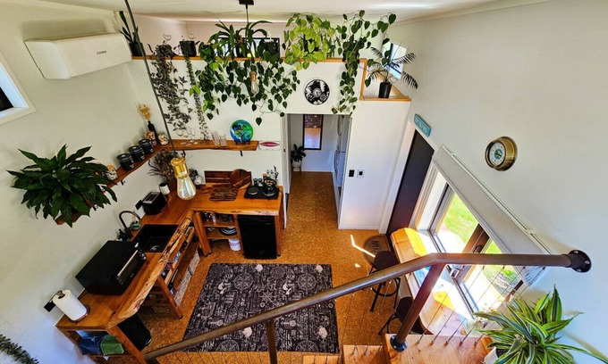 Hot Water Beach House | Adventurer's Chest - Taiwawe Equipment Included