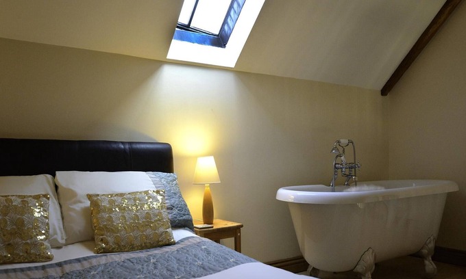 Llangadog Cottage | Adventurers Abode - Rhiwddu Barns