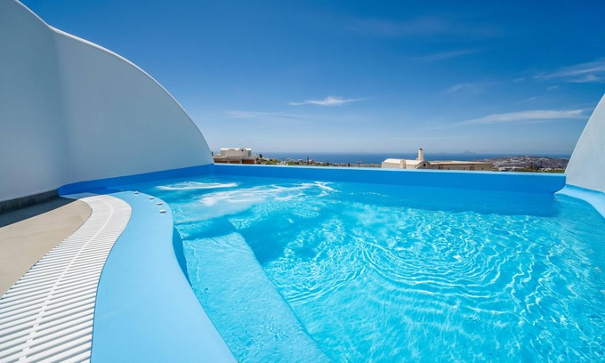Pyrgos Hotel | Aegean Blue Luxury Suites