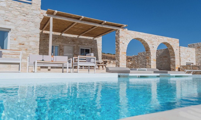 Piso Livadi Villa | Aegean Feelings