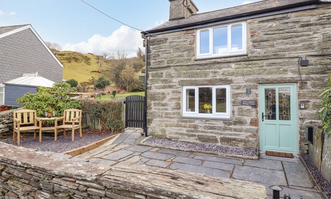 Ffestiniog Cottage | AEL Y BRYN, pet friendly, character holiday cottage in Ffestiniog