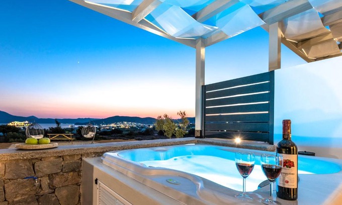 Adamas Apartment | Aelia Suites