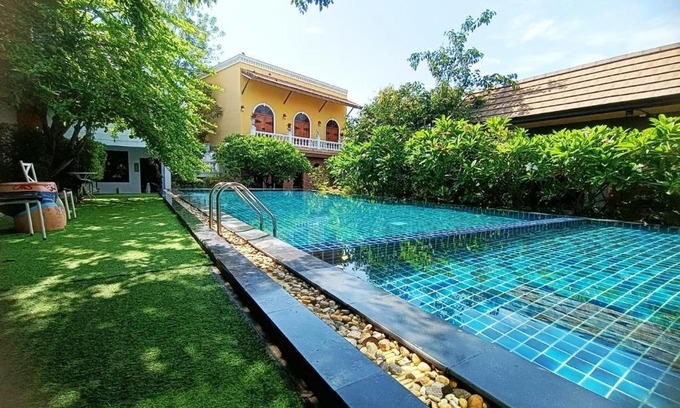Thani Resort | Aen Guy Boutique Hotel