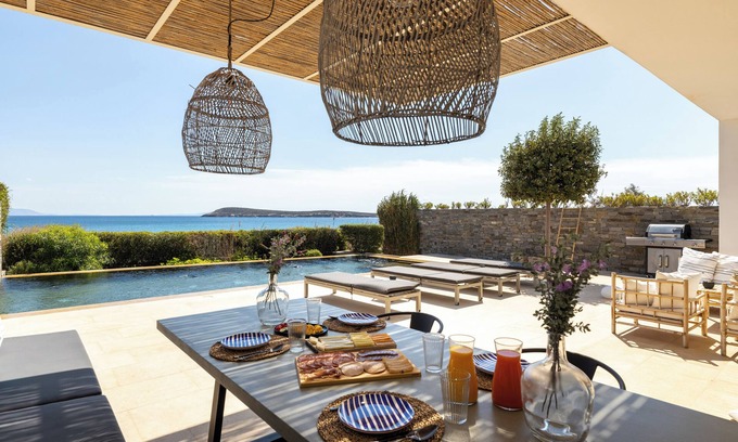 Drios Villa | Aequora Villa II - Beachfront, 5 min away from the Golden Beach, Infinity Pool