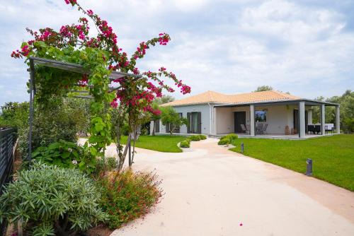 Lefkada Town Villa | Aerinos private villa
