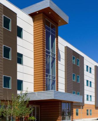 Sioux Falls Hotel | AeroStay