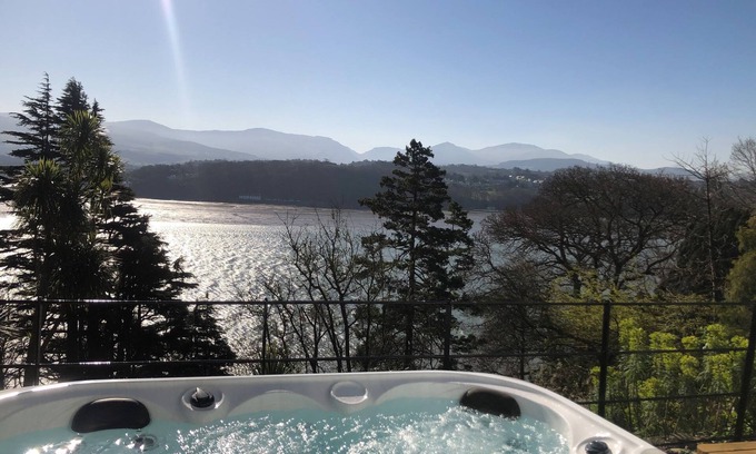 Menai Bridge Cottage | AFALLON, pet friendly, luxury holiday cottage in Menai Bridge
