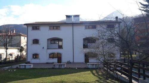 Villetta Barrea House | Affittacamere L'Airone