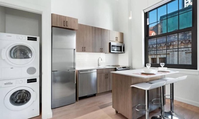 Chinatown Apartment | Afforable Stylish DownTown Boston Studio w/upscale amenities