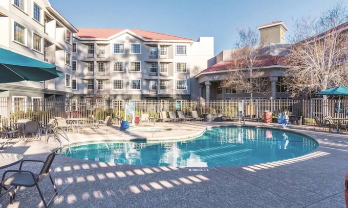 Woodlands Village House | Affordability Meets Comfort! 2 Pet-Friendly Untis, Free Breakfast, Free Parking