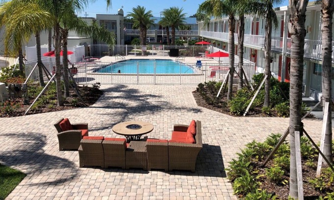 June Park House | Affordability Meets Comfort! 2 Relaxing Units, Free Breakfast & Parking