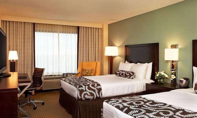 Eagan Park Hotel | Affordability Meets Comfort! 2 Units, Outdoor Pool, Pet-Friendly, Parking