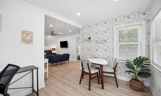 Lakeland Apartment | Affordable 1 Bedroom/1 Bath, Pet friendly & Free Wifi/Coffee