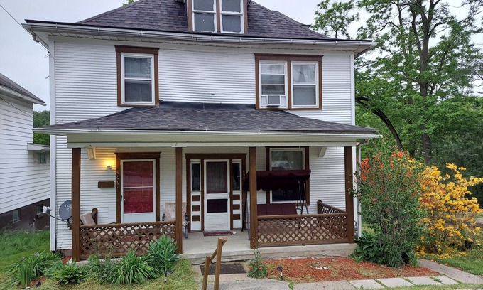 Jeannette Apartment | AFFORDABLE 1Bd/1Ba Apartment A
