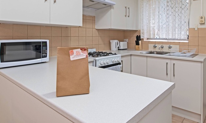 Salisbury Apartment | Affordable 2-Bedroom Stay - Steps from Parabanks Shopping