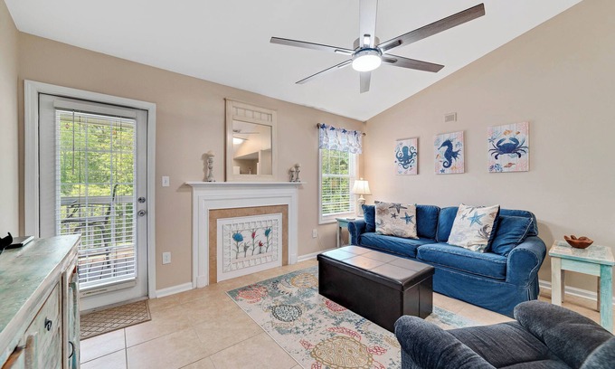 Gulf Shores Apartment | Affordable Condo Near Ball Tournament Field with Pool