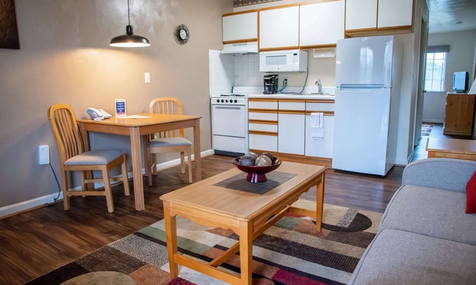 Cave Spring Hotel | Affordable Corporate Suites of Overland Drive