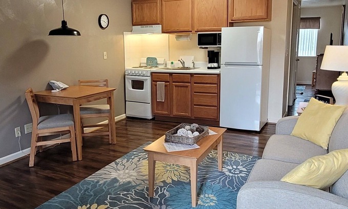 Roanoke Hotel | Affordable Corporate Suites - Lanford
