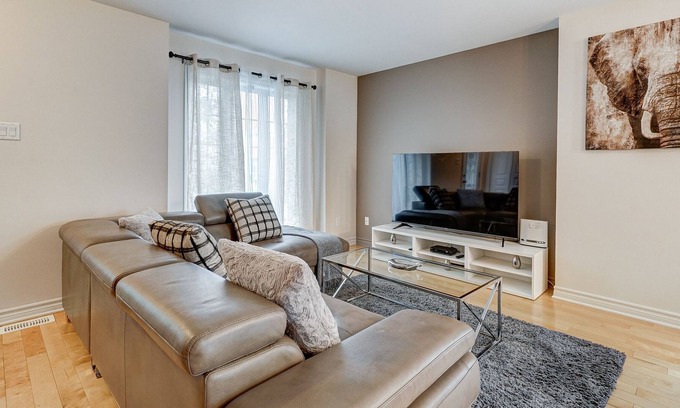 Plateau House | Affordable cozy 3 bedrooms house Gatineau/Ottawa