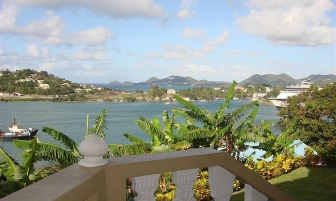 Charlotte Apartment | Affordable, Cozy Honeymoon, Spring Break, Bay View Apartment