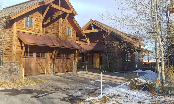Tetonia Ski Chalet | Affordable elegance with great Teton Mountain views
