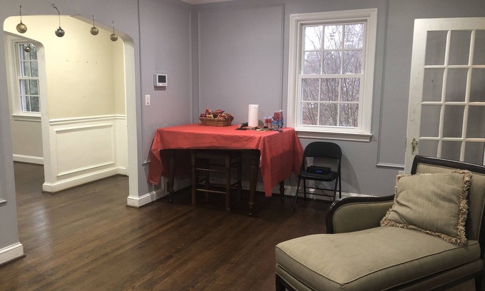 Northwest House | Affordable, fully furnished - 2 bedrooms/1bathroom (5 guests allowed)