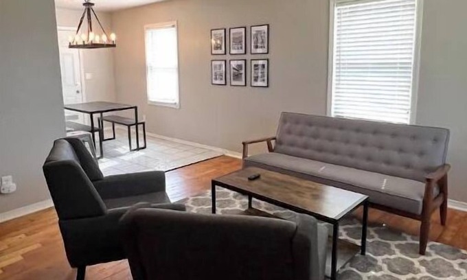 Del City House | Affordable Home by Tinker and 6 mi to Downtown OKC