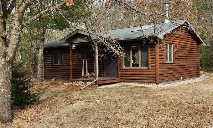 Amherst Cabin | Affordable housing minutes from the Chain with privacy