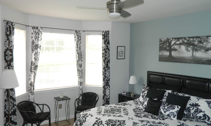 Loughman Condo | Affordable luxury Disney Escape – 3-Bed Condo, heated Pool, just 2 miles from I4
