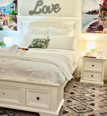 Mermaid Waters House | Affordable Luxury Room