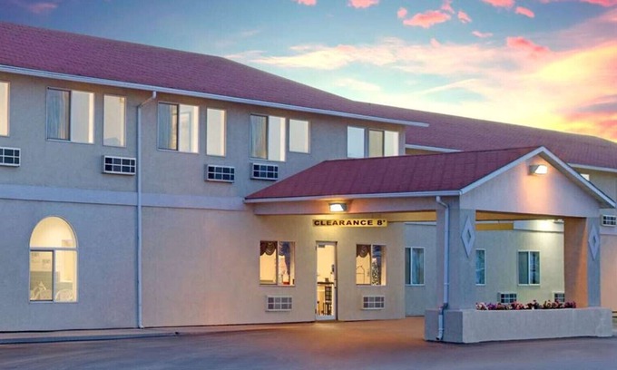 Vernal House | Affordable Studio at Horizon Hotel