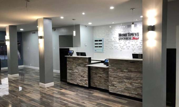 Arena District House | Affordable Studio w/Kitchenette Near The Alamo – Ideal for Explorers w/Parking
