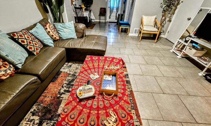 Vollintine-Evergreen House | Affordable Twin Room (2 Beds) Near St. Jude
