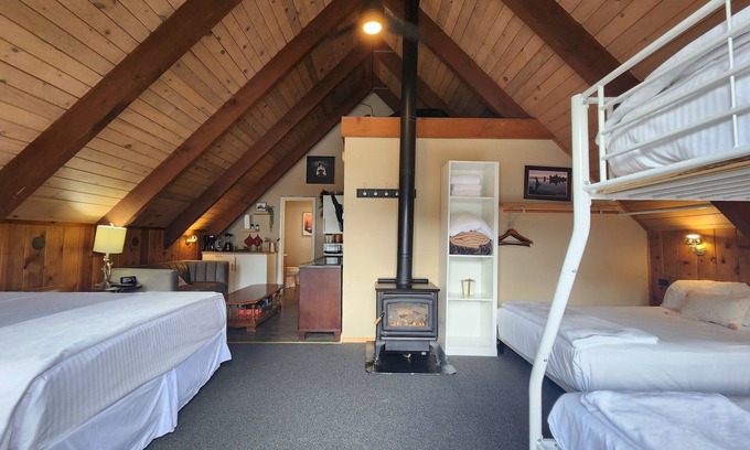 Mammoth Lakes Bed & Breakfast | Aframe Family Suite, Downtown, Free Breakfast