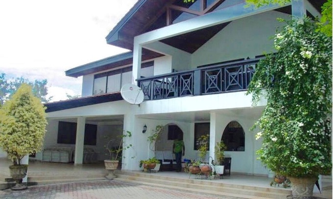 Cape Coast House | African Villa Getaway-Villa Ayodele