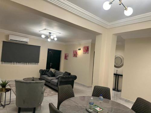 Freetown Apartment | After 5 Apartment 2 3 spacious en-suite bedrooms