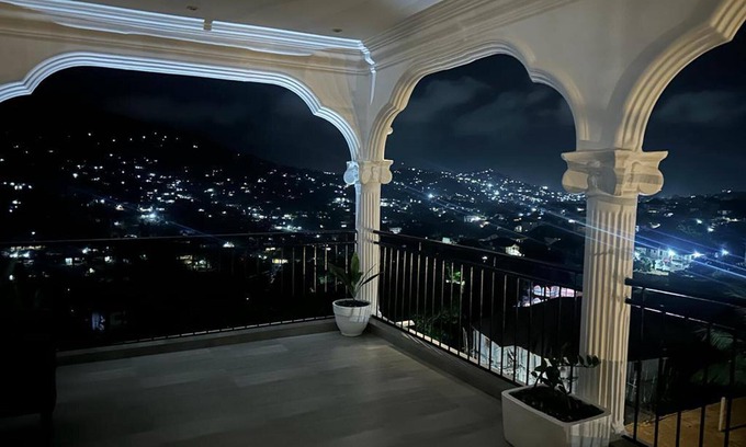 Freetown Apartment | After 5 Apartment 3, 2 Spacious En-suite Bedrooms