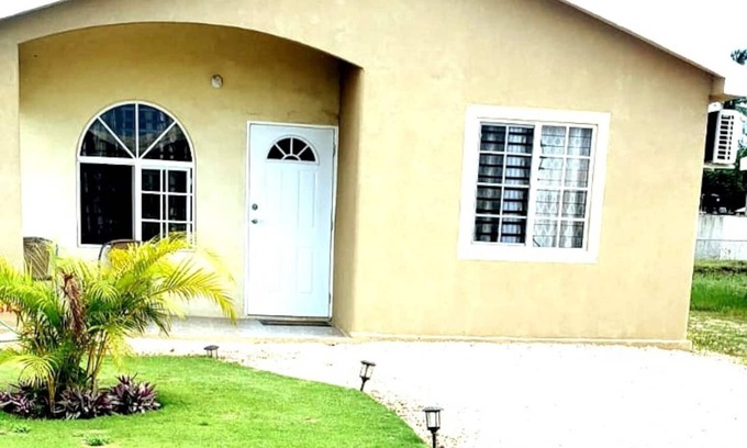 Portmore House | After the sunset at Phoenix/netflix/serenity