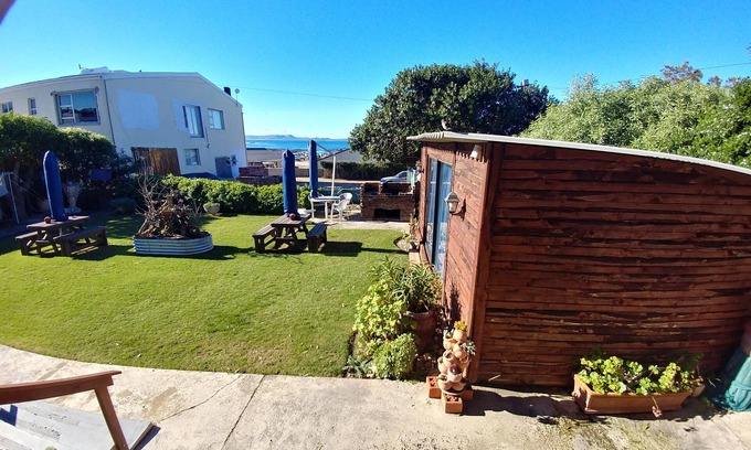 Van Dyks Bay Bed & Breakfast | After8 B&B
