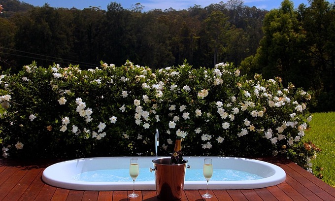 Kalang Cottage | Afterglow offers romance, luxury and indulgence amid the quiet beauty of nature