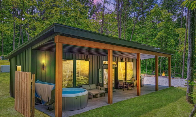 Logan Cabin | Afternoon Delight at Trickle Creek at Hocking Hills