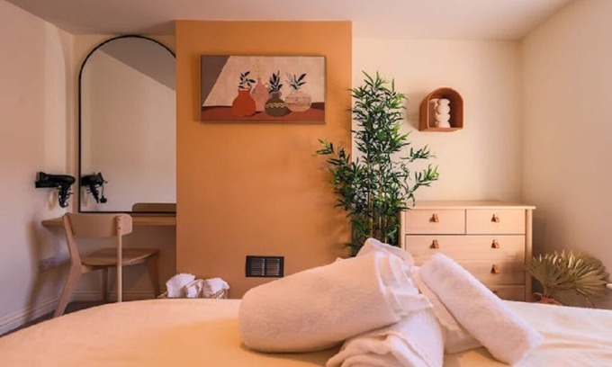 Lancaster House | Afton 'for a trendy stay near the city'