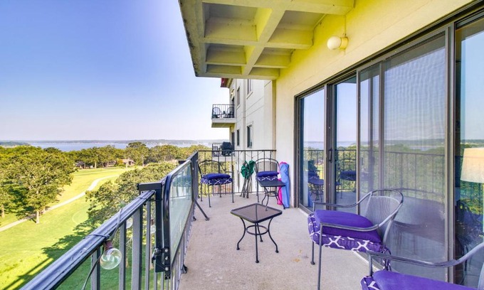 Afton Apartment | Afton Vacation Condo in Vista Towers Shangri-La!
