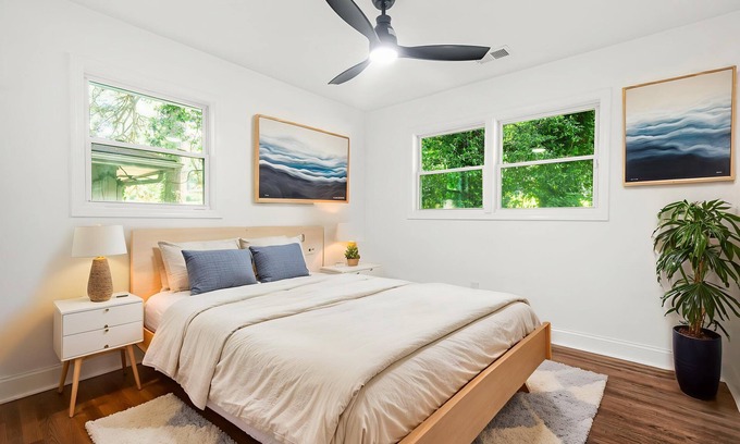 Church Street House | Age 25+ 2 Bedroom House Minutes to Mercedes Benz Stadium, Hartsfield-Jackson