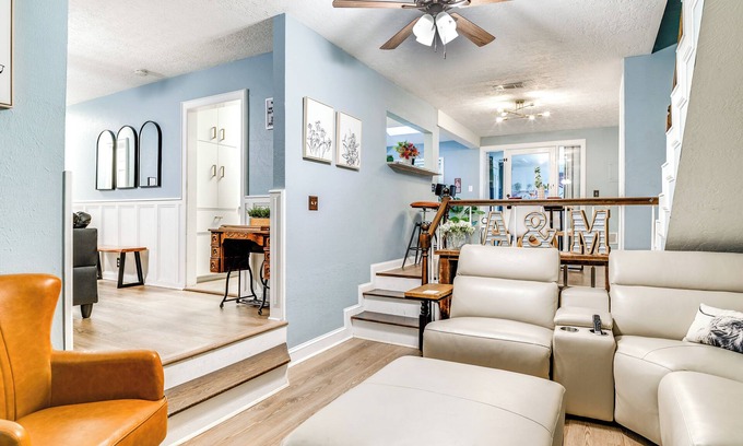 North Garden Acres Cottage | Aggie Game Day Retreat ~ 1 Mi to Texas A & M!