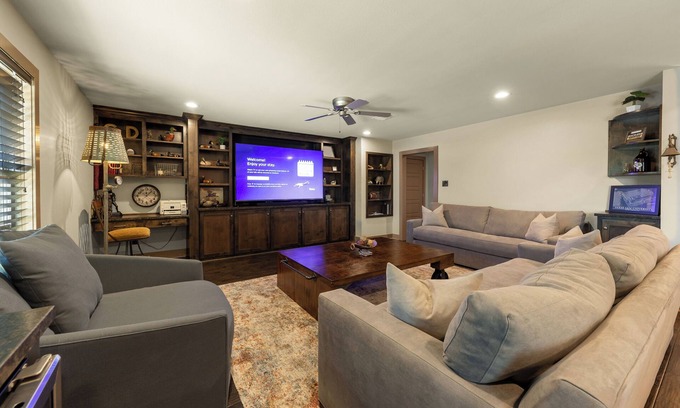College Park Apartment | Aggieland Apartment Suite