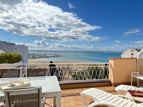 Roses Town Center Apartment | Agi Solimar Atico